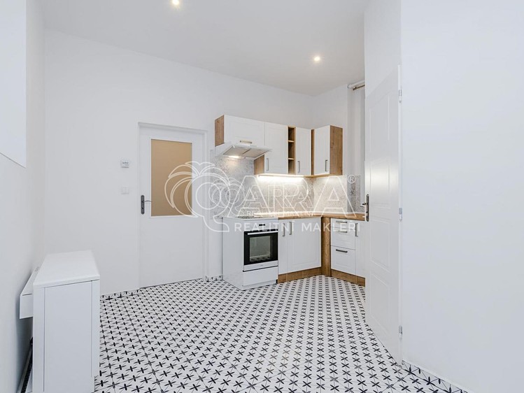 Pronájem bytu 3+1 82 m² - foto 1