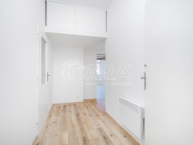 Pronájem bytu 3+1 82 m² - foto 8