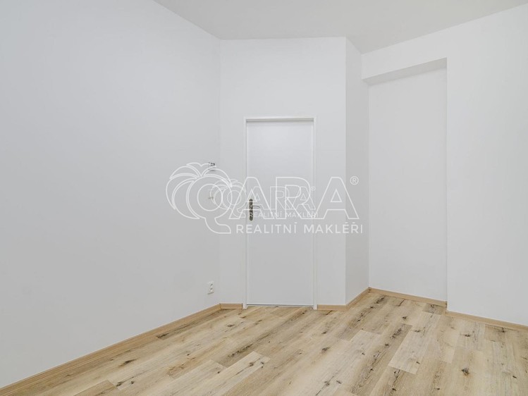 Pronájem bytu 3+1 82 m² - foto 7
