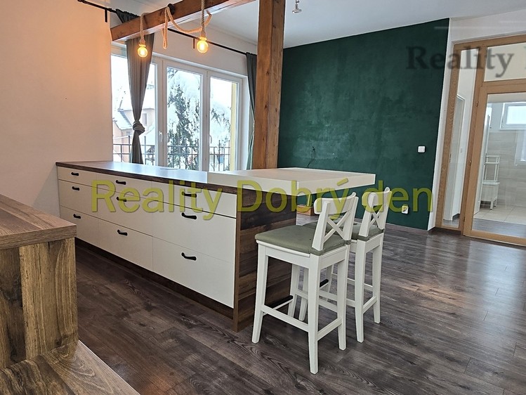 Pronájem bytu 2+kk 59 m² - foto 3