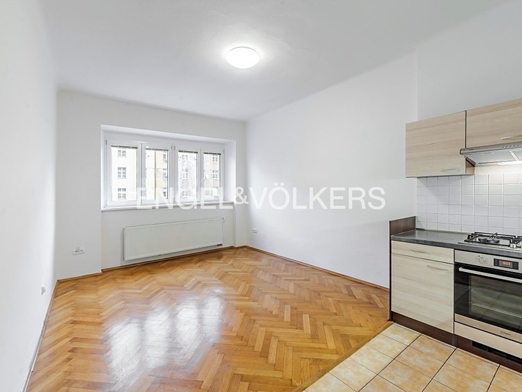 Pronájem bytu 3+kk 68 m² - foto 1