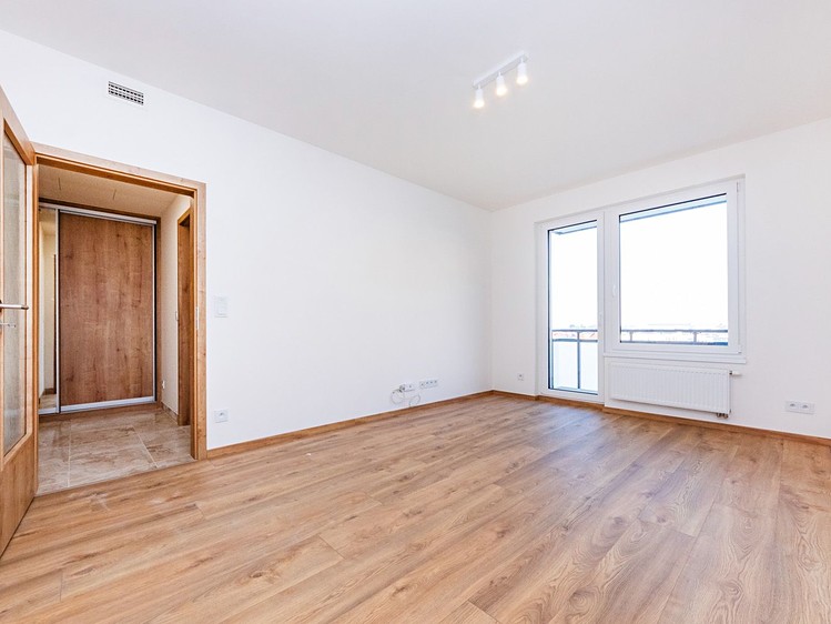 Pronájem bytu 2+kk 45 m² (Jednopodlažní) - foto 2