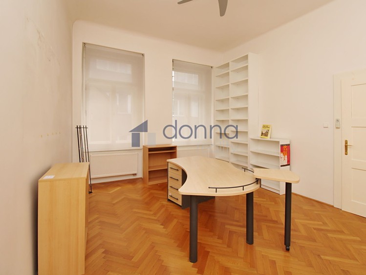 Pronájem bytu 2+kk 75 m² - foto 4