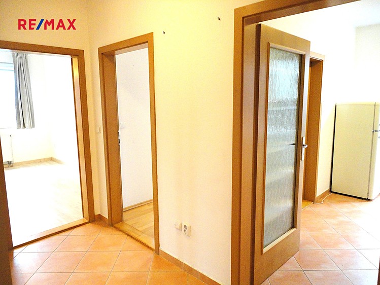 Pronájem bytu 2+1 55 m² - foto 3