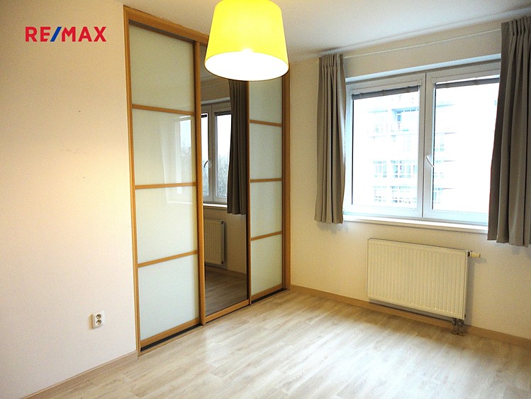 Pronájem bytu 2+1 55 m² - foto 8