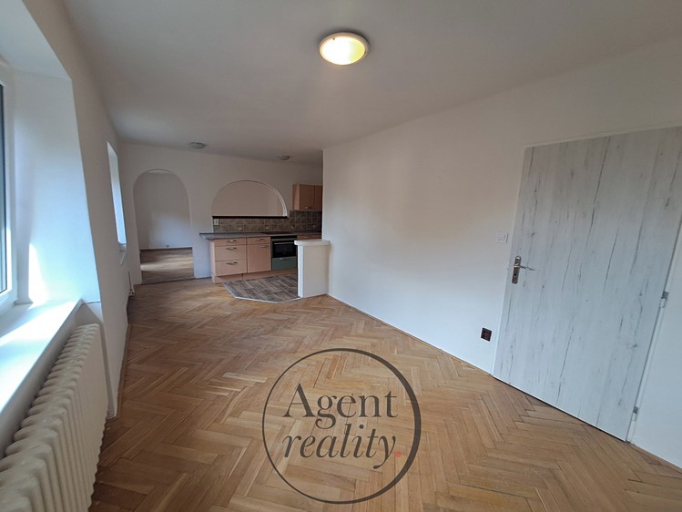 Pronájem bytu 3+1 71 m² - foto 7
