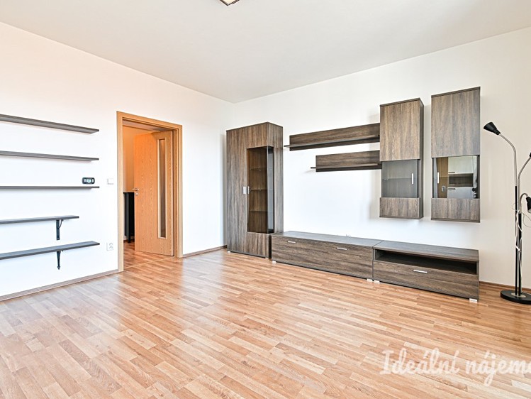 Pronájem bytu 2+1 63 m² - foto 4