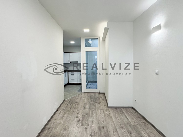 Pronájem bytu 1+kk 27 m² (Jednopodlažní) - foto 4
