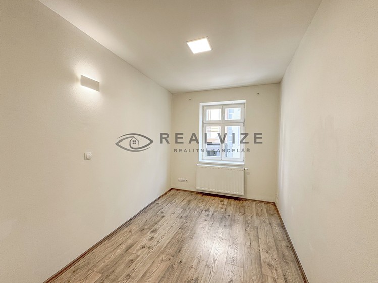 Pronájem bytu 1+kk 27 m² (Jednopodlažní) - foto 2