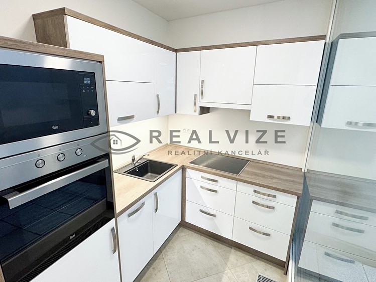 Pronájem bytu 1+kk 27 m² (Jednopodlažní) - foto 3