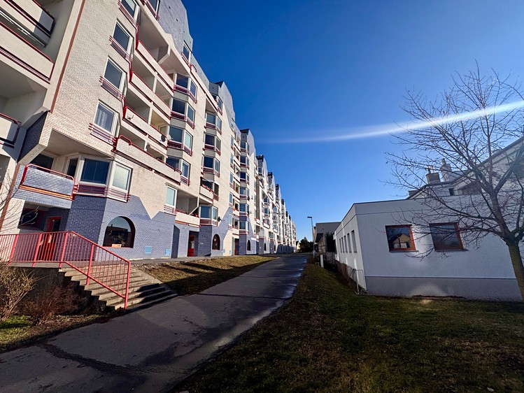 Pronájem bytu 3+kk 82 m² (Jednopodlažní) - foto 1