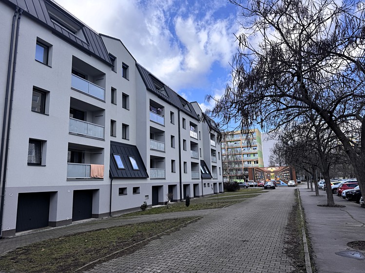 Pronájem bytu 2+kk 60 m² (Jednopodlažní) - foto 2