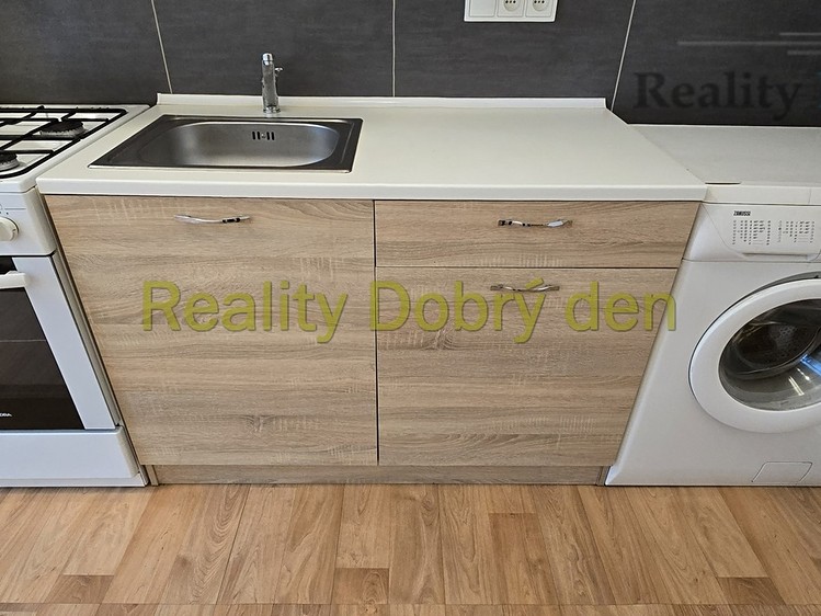 Pronájem bytu 1+1 42 m² - foto 3
