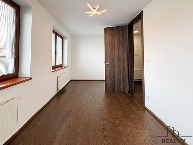 Pronájem bytu 2+kk 49 m² - foto 4