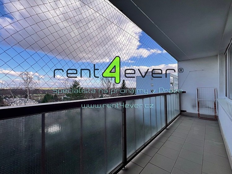 Pronájem bytu 3+kk 55 m² - foto 3