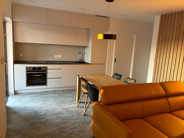 Pronájem bytu 3+kk 95 m² (Mezonet) - foto 1