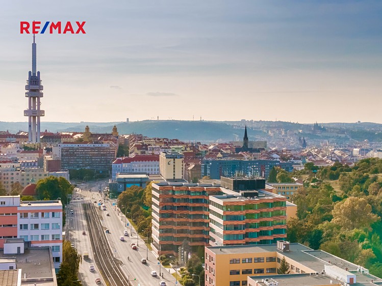 Pronájem bytu 2+kk 71 m² (Jednopodlažní) - foto 1