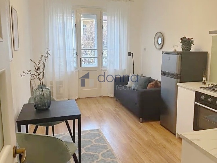 Pronájem bytu 2+kk 44 m² - foto 3