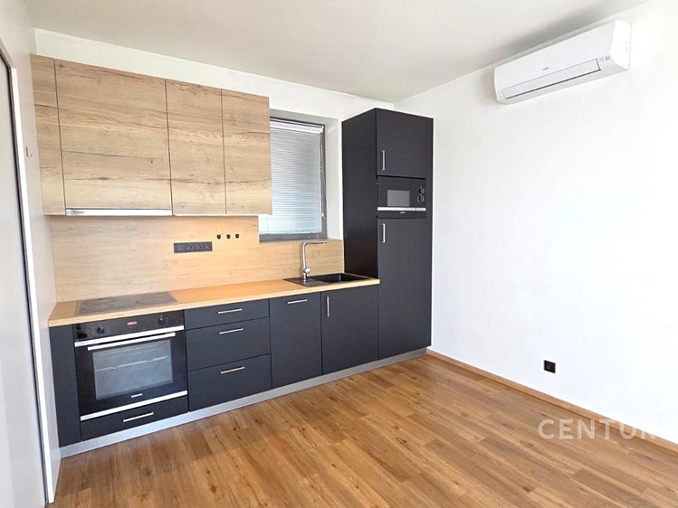 Pronájem bytu 2+kk 33 m² - foto 1