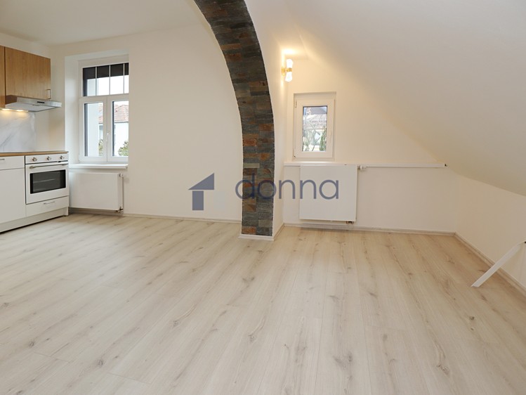 Pronájem bytu 4+kk 71 m² - foto 3