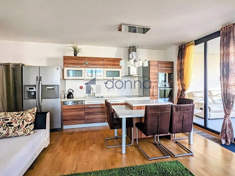 Pronájem bytu 2+kk 69 m² - foto 1