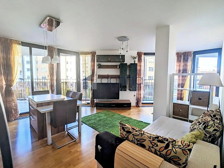 Pronájem bytu 2+kk 69 m² - foto 2