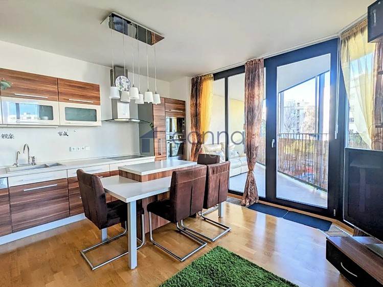 Pronájem bytu 2+kk 69 m² - foto 3