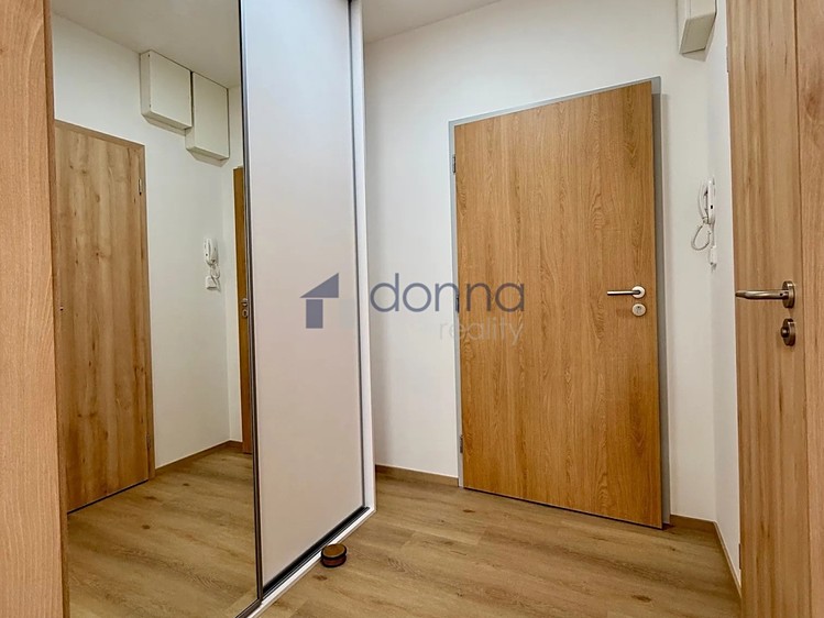 Pronájem bytu 1+kk 34 m² - foto 4