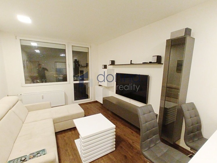 Pronájem bytu 2+kk 44 m² - foto 1