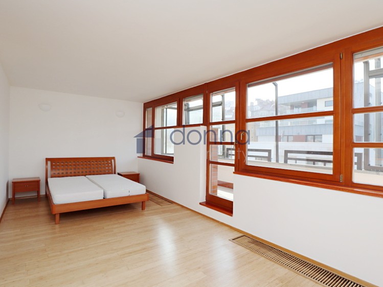 Pronájem bytu 2+kk 82 m² - foto 2