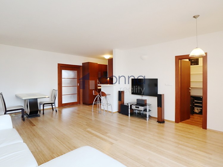 Pronájem bytu 2+kk 82 m² - foto 6