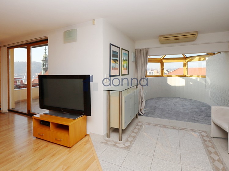 Pronájem bytu 5+kk 175 m² (Mezonet) - foto 1