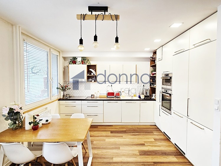Pronájem bytu 3+kk 72 m² - foto 4