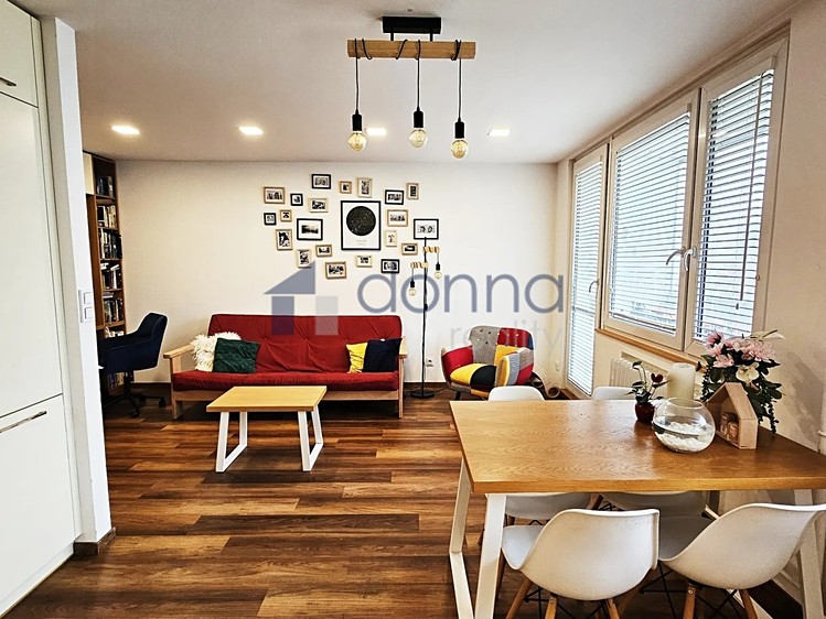Pronájem bytu 3+kk 72 m² - foto 2