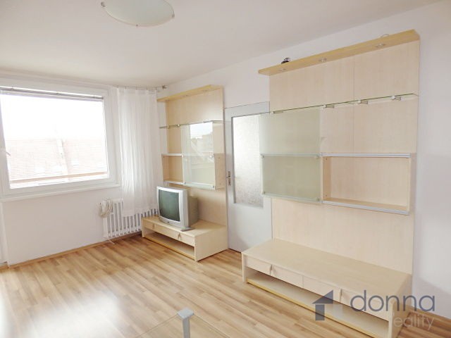 Pronájem bytu 3+1 71 m² - foto 5