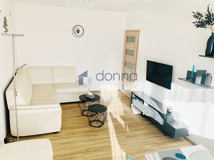 Pronájem bytu 3+kk 74 m² - foto 2
