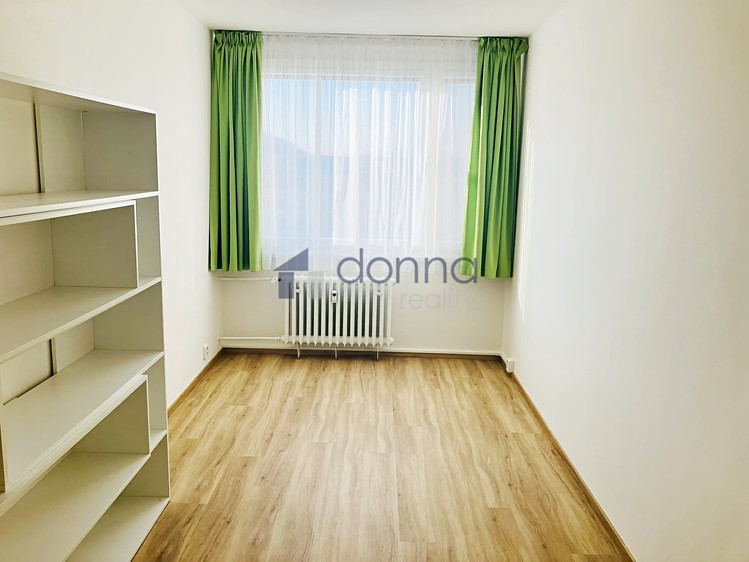 Pronájem bytu 3+kk 74 m² - foto 8
