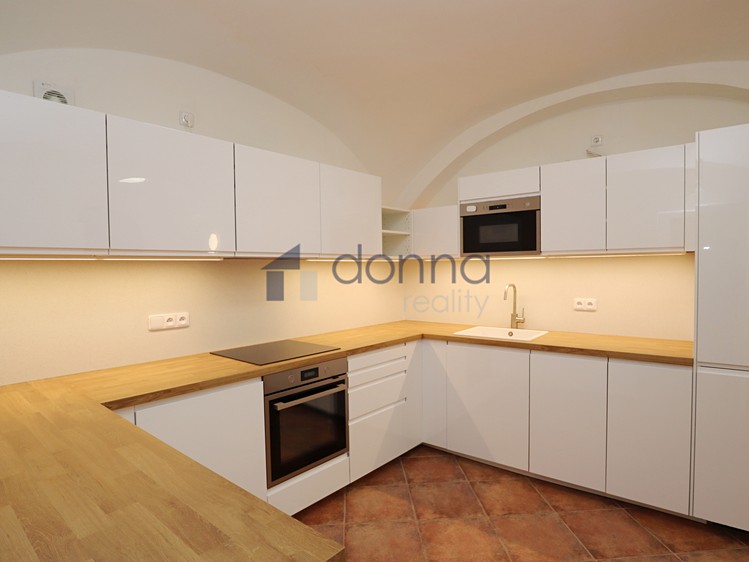 Pronájem bytu 2+1 75 m² - foto 2