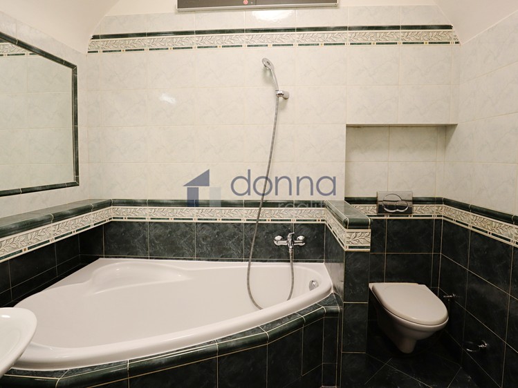 Pronájem bytu 2+1 75 m² - foto 6