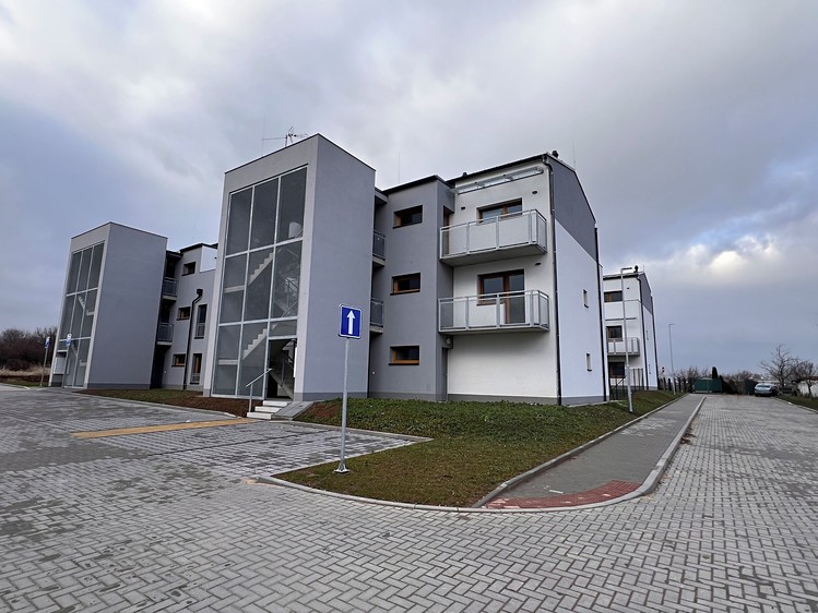 Pronájem bytu 1+kk 37 m² - foto 1