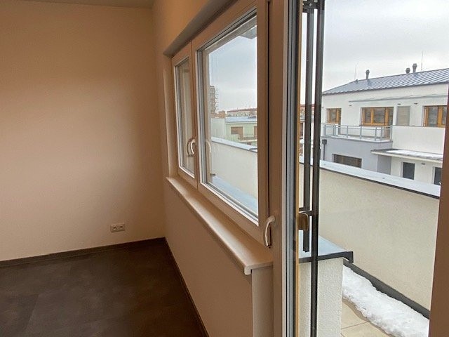 Pronájem bytu 1+kk 37 m² - foto 8