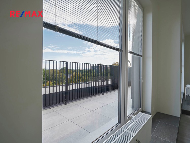 Pronájem bytu 4+kk 102 m² (Loft) - foto 4
