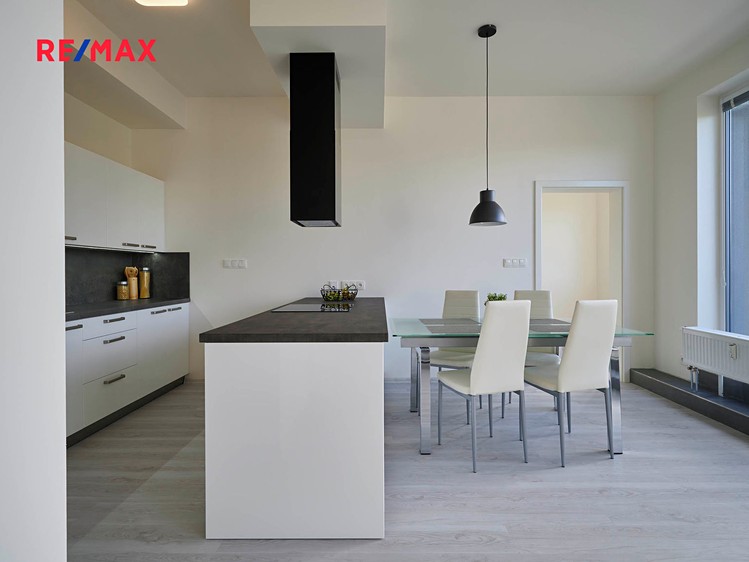 Pronájem bytu 4+kk 102 m² (Loft) - foto 3