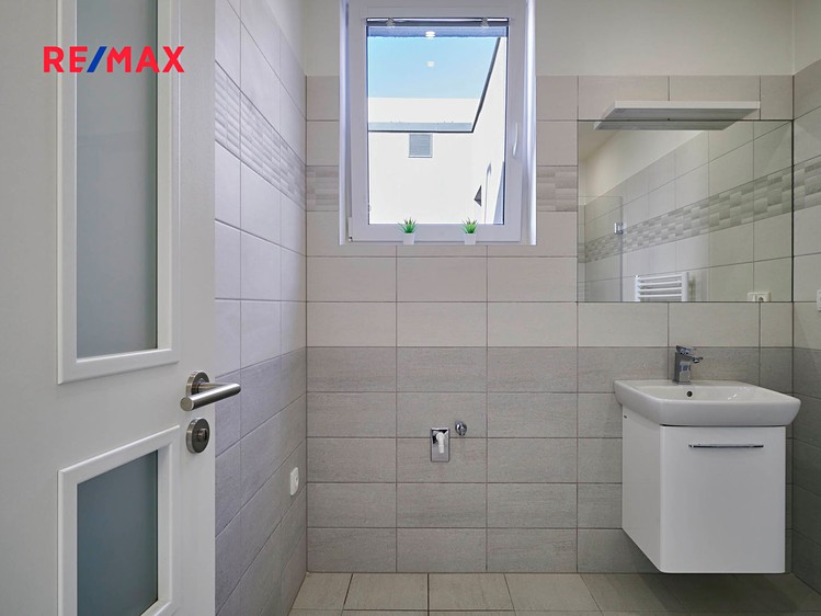 Pronájem bytu 4+kk 102 m² (Loft) - foto 8