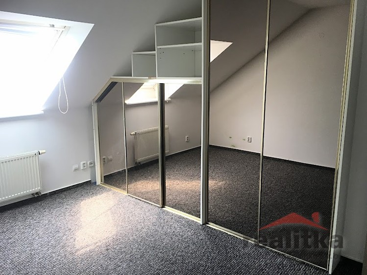 Pronájem bytu 2+kk 56 m² - foto 5