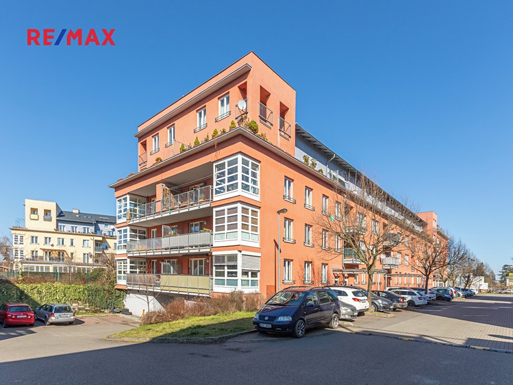 Pronájem bytu 3+kk 77 m² - foto 2