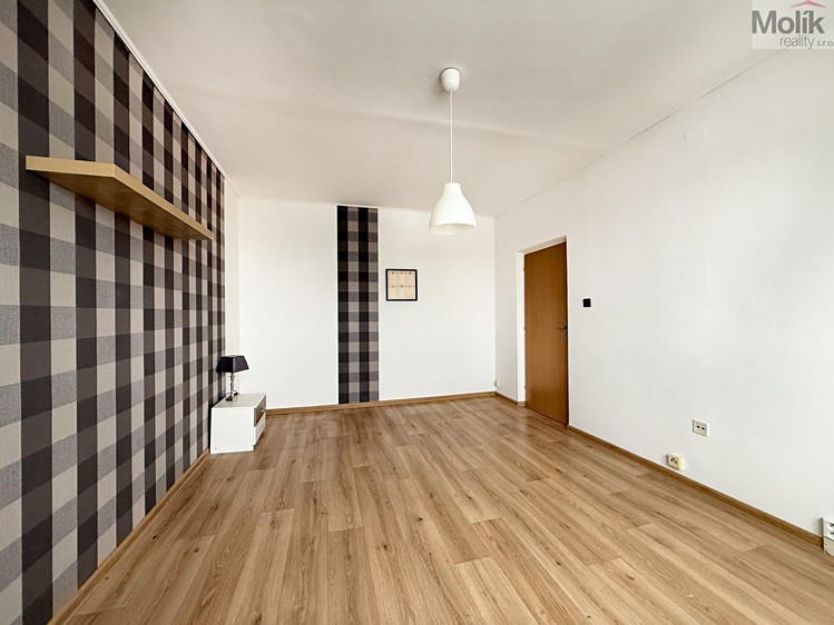 Pronájem bytu 2+1 52 m² - foto 8