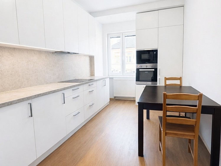Pronájem bytu 2+1 53 m² - foto 1