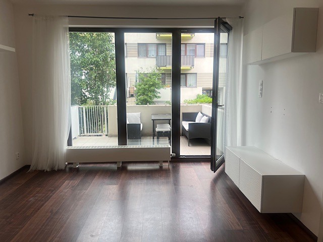 Pronájem bytu 2+kk 52 m² (Jednopodlažní) - foto 1