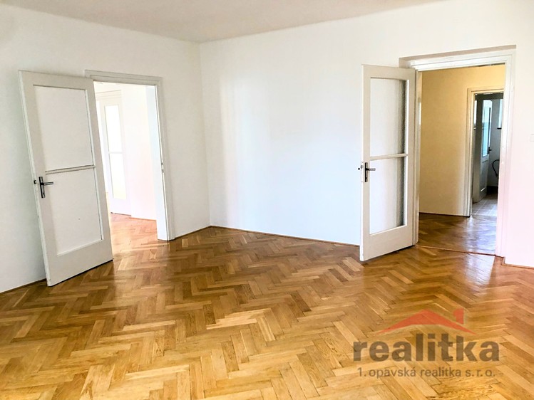 Pronájem bytu 4+1 160 m² - foto 1